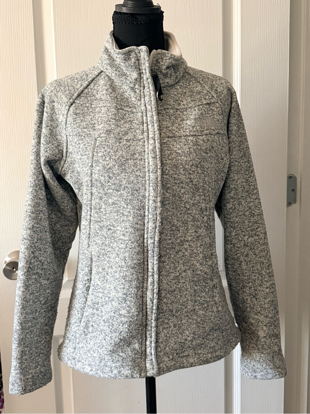 The North Face Women's Light Gray Heather Full-Zip Utility Jacket